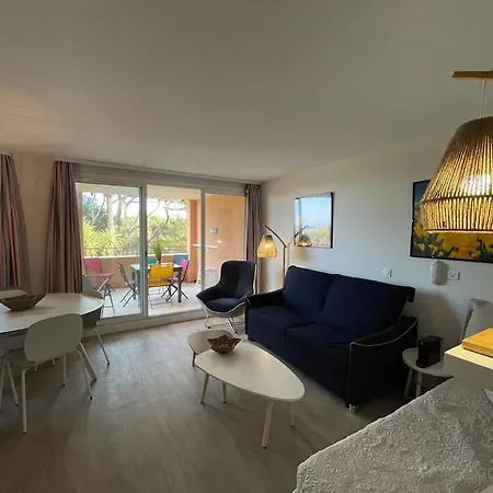 Vue Mer Et Pieds Dans L'eau Daire Hyères