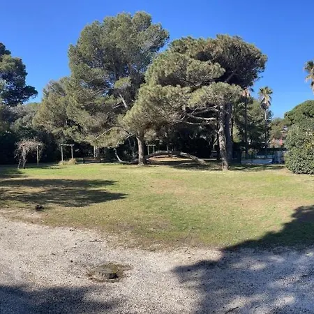 Vue Et Pieds Dans L'eau דירה הייר
