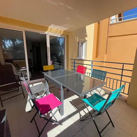 Vue Et Pieds Dans L'eau Apartment *